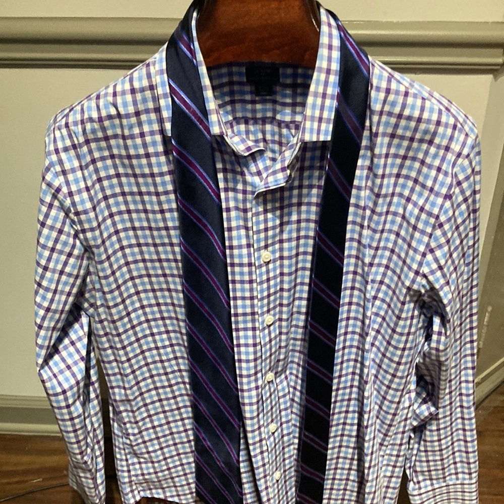 Men’s J.Crew large wrinkle free cotton blue/purple shirt;ties sold separately